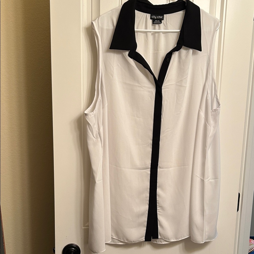 City Chic White Sleeveless Blouse with Black Collar and Placket XXL/24